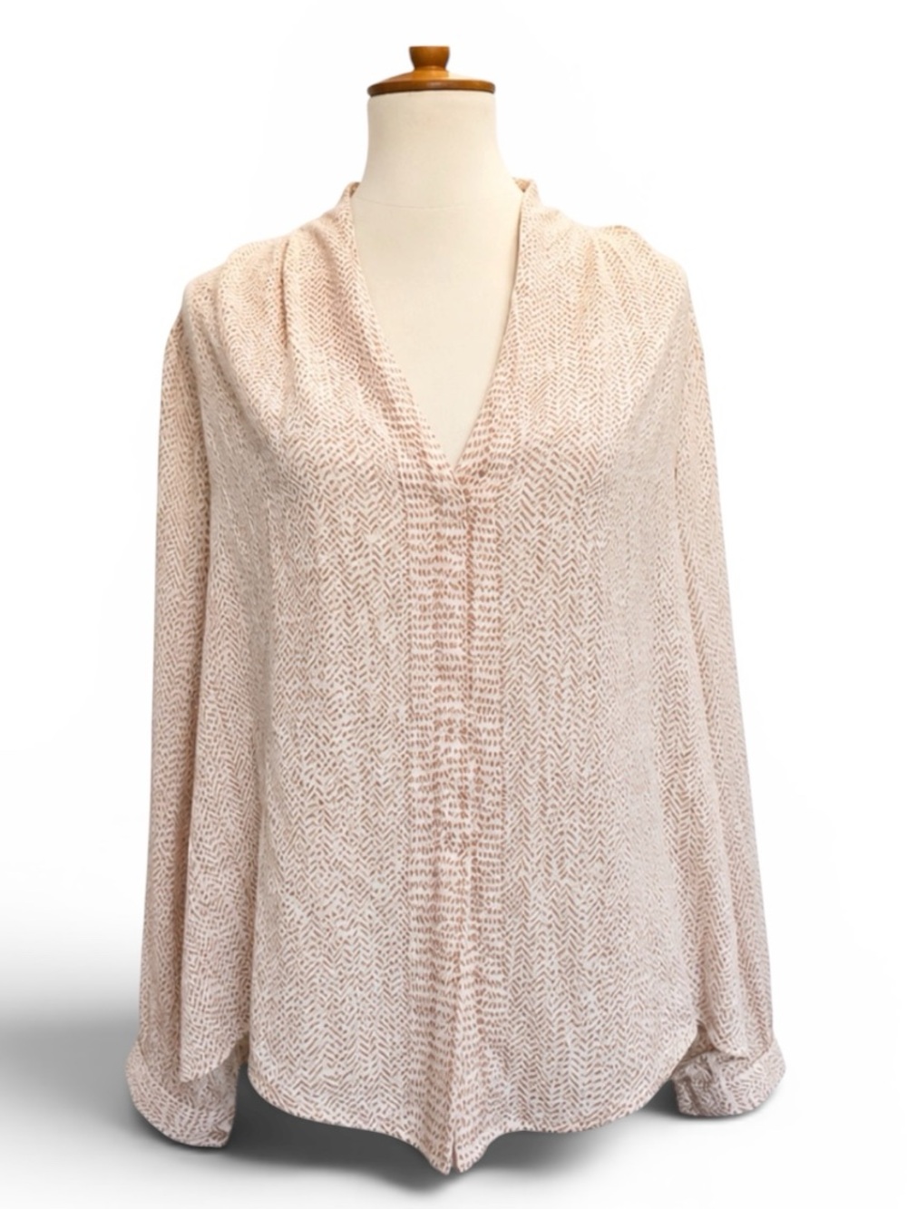 *NWT* Rose + Olive Women's Button-Down Shirt in Cream/Tan - Size XL